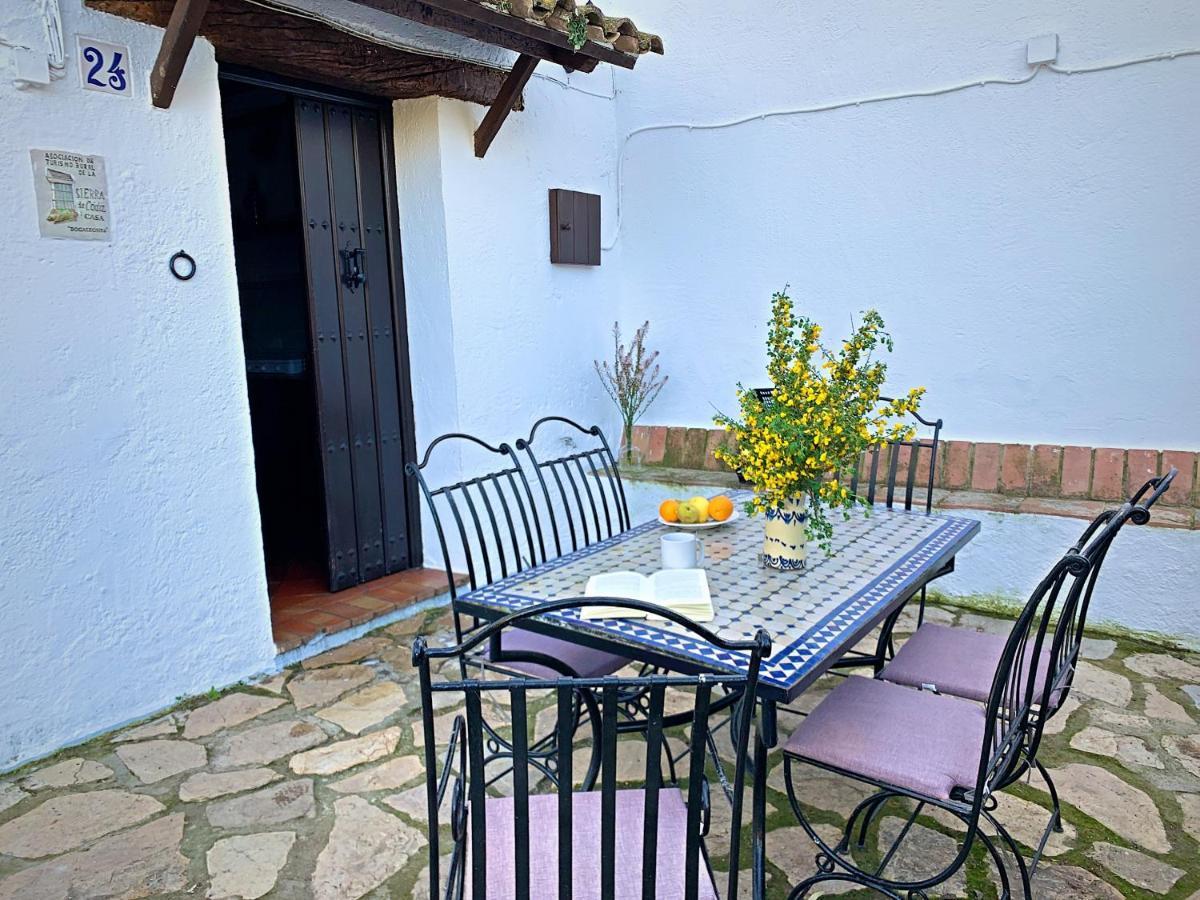 Acogedora casa rural en Zahara de la Sierra Exterior foto