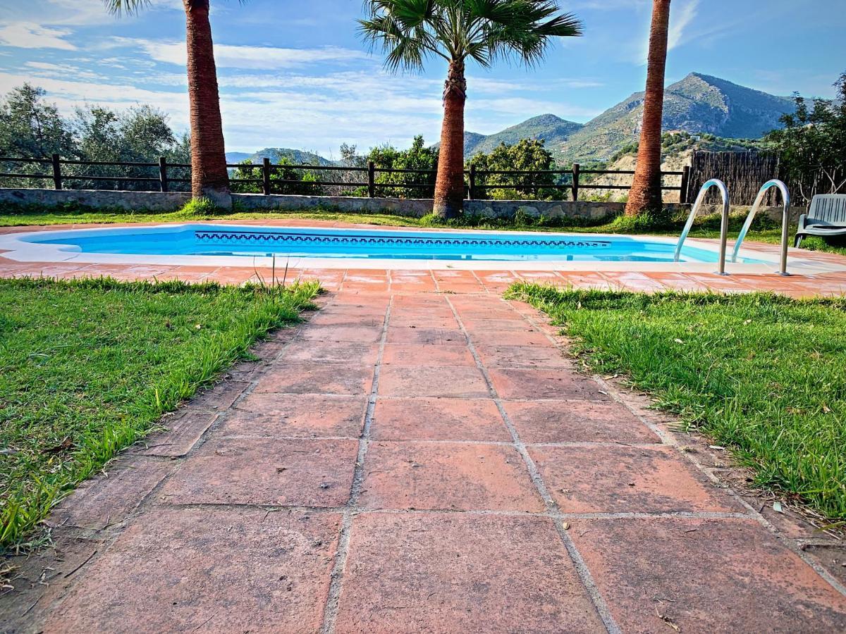 Acogedora casa rural en Zahara de la Sierra Exterior foto