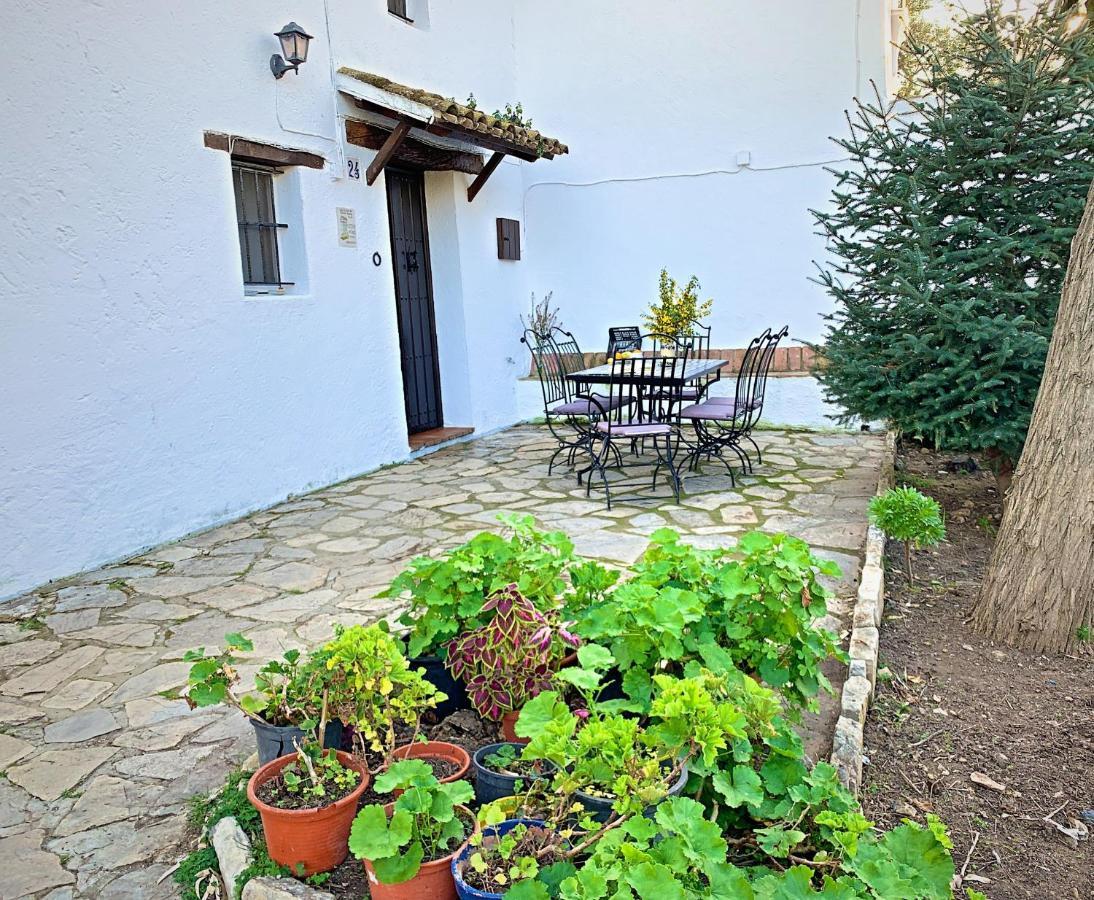 Acogedora casa rural en Zahara de la Sierra Exterior foto
